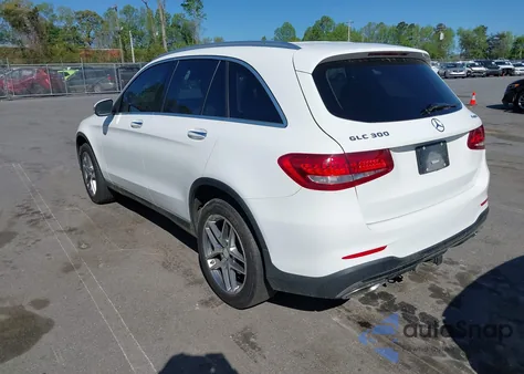 2016 Mercedes-Benz Glc 300 4Matic z USA, uszkodzony, nr VIN WDC0G4KB1GF086647